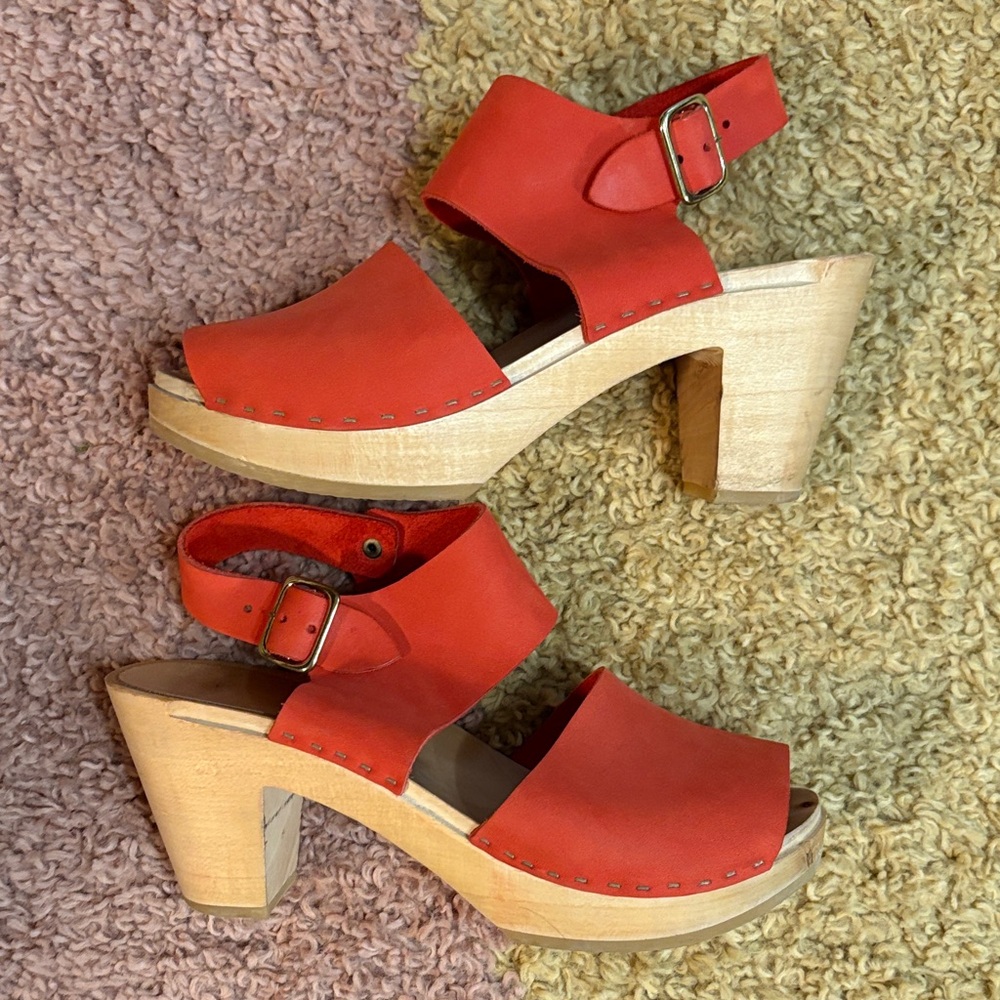 Bryr Miranda Spanish Toe Clogs in Tomato 9/39